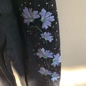 TOPSHOP black embroidered mom jeans